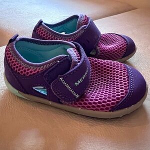 Merrell Purple Water Shoes size 7 like new